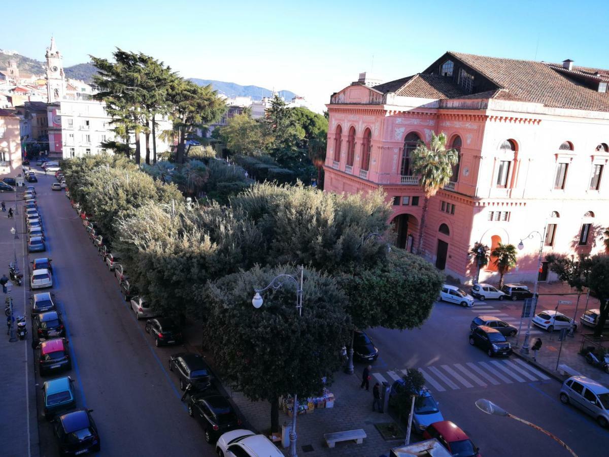 Al Teatro Verdi Luxury Apartment Salerno Kültér fotó