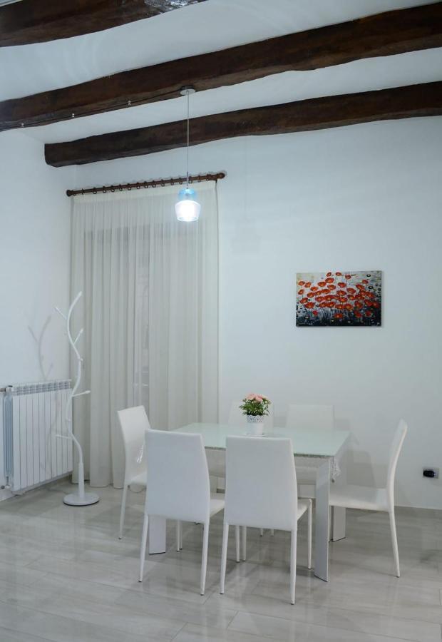 Al Teatro Verdi Luxury Apartment Salerno Kültér fotó